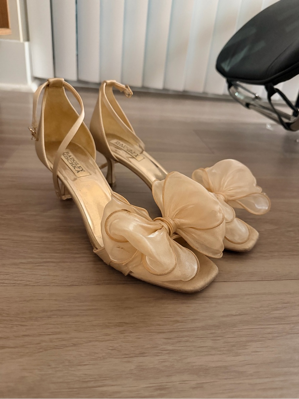 Badgley Mischka Worn Once Women's Ankle-Strap Heels with Organza Bow -Nude/Gold